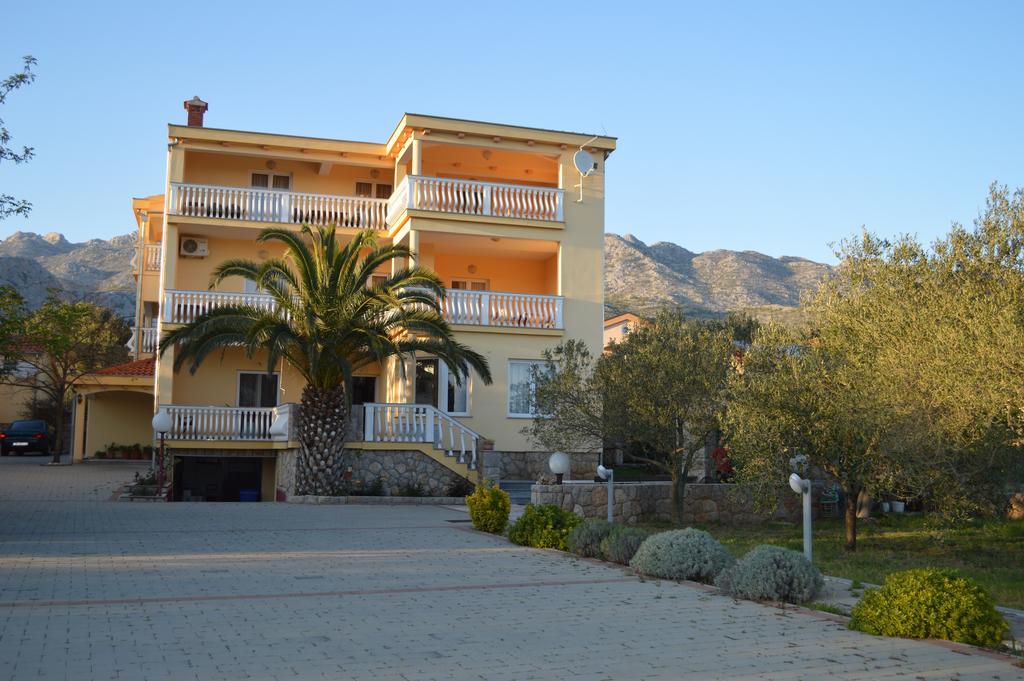 Apartments Zdenka Starigrad Paklenica Buitenkant foto